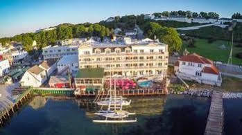 Chippewa Hotel Waterfront Île Mackinac Extérieur photo